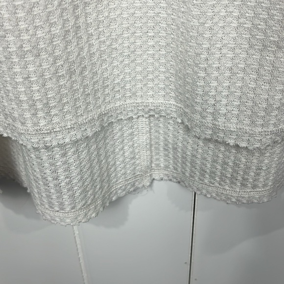 In Loom Womens Top M Cream Blue Red Waffle Knit Boho Sleeves Smocked Cuffs Soft - Picture 6 of 13